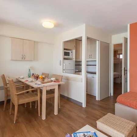 Francia Ii 아파트 *